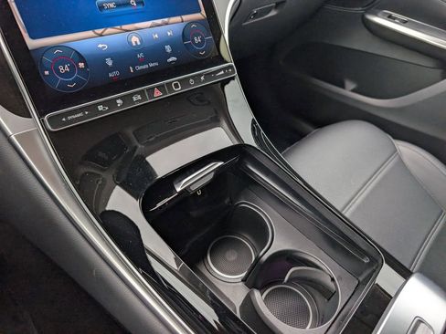 Used 2025 Mercedes-Benz GLC 350e 4MATIC image 19