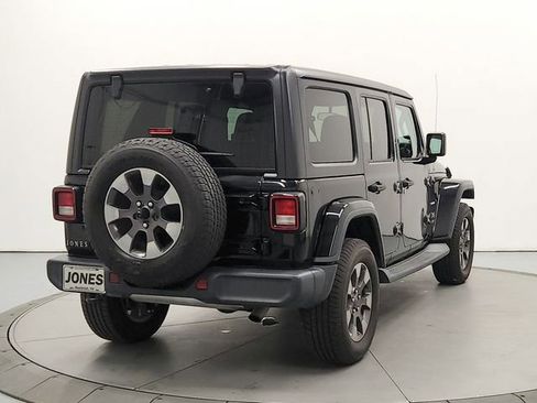 Used 2019 Jeep Wrangler Unlimited Sahara AWD/4WD image 6