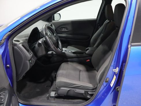 Used 2019 Honda HR-V Sport image 9