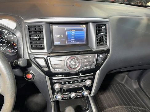 Used 2016 Nissan Pathfinder SV w/ Trailer Tow Package image 20