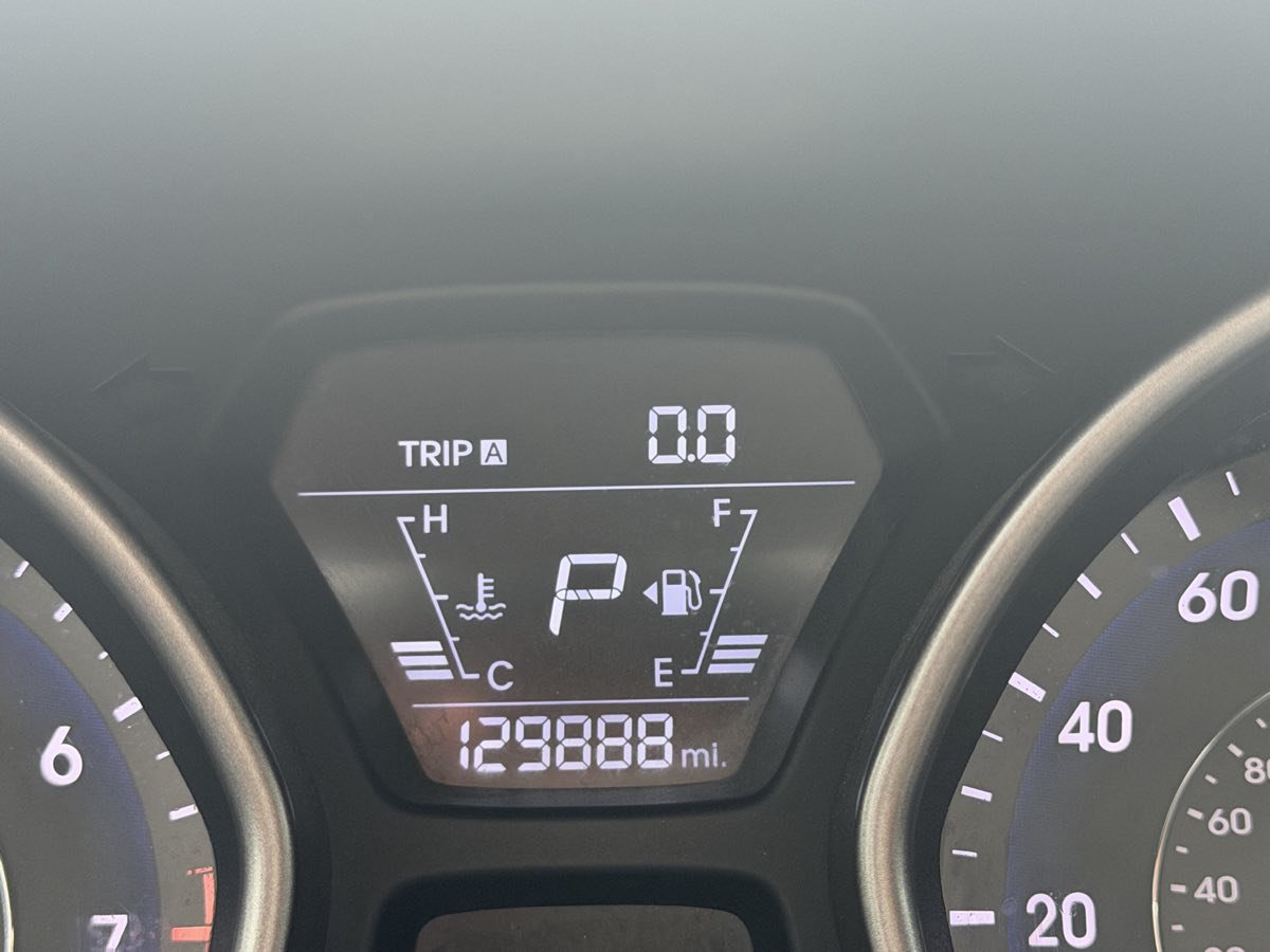 Used 2015 Hyundai Elantra SE w/ Option Group 02 FWD image 18