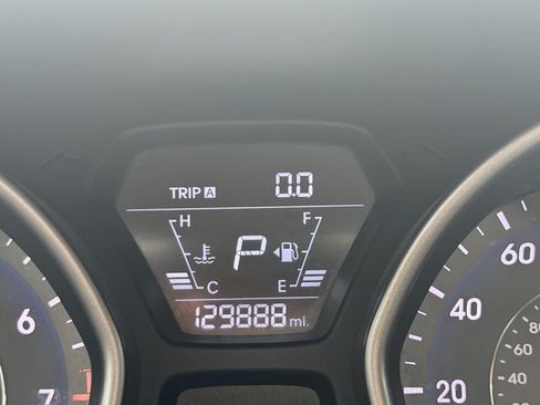 Used 2015 Hyundai Elantra SE w/ Option Group 02 FWD image 18