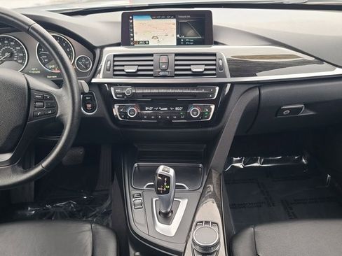 Used 2018 BMW 320i xDrive Sedan image 17