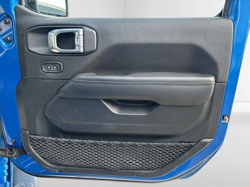 Used 2023 Jeep Wrangler Altitude image 27