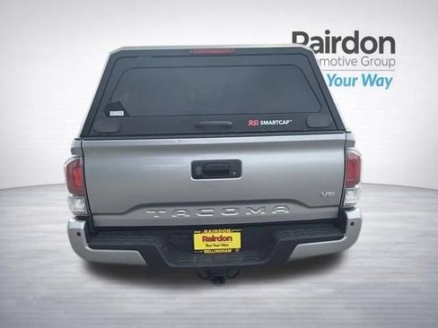 Used 2020 Toyota Tacoma TRD Off-Road w/ Technology Package AWD/4WD image 6