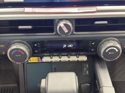 Used 2026 Toyota 4Runner TRD Off-Road Premium AWD/4WD image 24