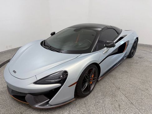 Used 2019 McLaren 570S Spider RWD image 22