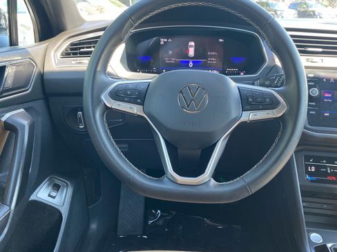 Certified 2024 Volkswagen Tiguan SE w/ Panoramic Sunroof Package AWD/4WD image 5