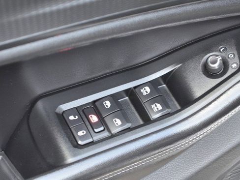 Used 2023 Jeep Grand Cherokee L Laredo image 16