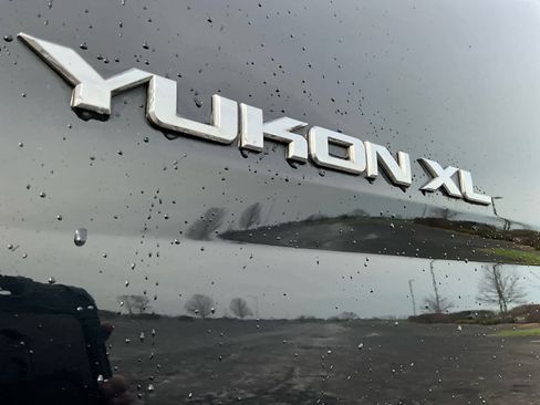 Used 2019 GMC Yukon XL SLT w/ Open Road Package image 34