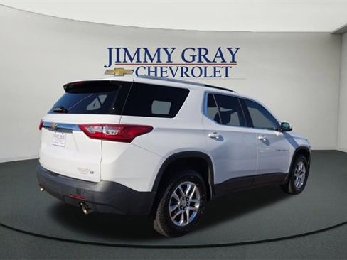 Used 2018 Chevrolet Traverse LT image 3