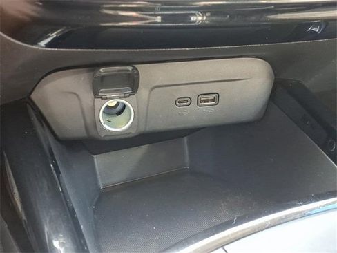 Used 2025 Chevrolet Trax ACTIV w/ Driver Confidence Package image 27