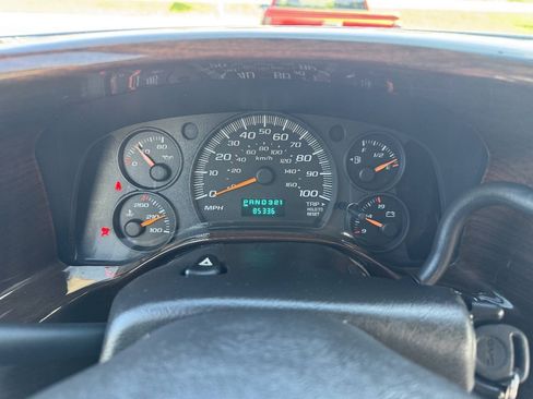 Used 2004 GMC Savana 1500 w/ Preferred Equipment Group RWD image 17