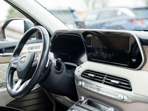 Used 2022 Hyundai Palisade Calligraphy image 12