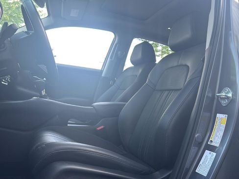 Used 2025 Honda HR-V EX-L image 2