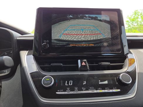 Used 2023 Toyota Corolla LE FWD image 32