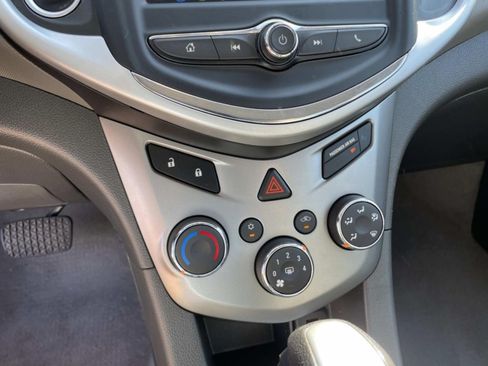Used 2018 Chevrolet Sonic LT w/ Convenience Package FWD image 27
