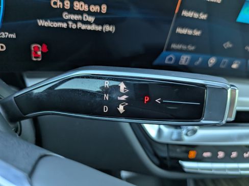 New 2026 Cadillac Lyriq Luxury image 21