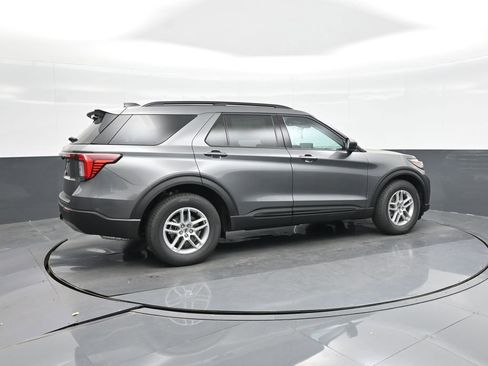 New 2026 Ford Explorer Active w/ Active Comfort Package image 9