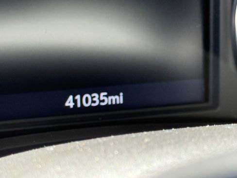 Used 2023 Buick Enclave Essence w/ Sound and Sites Package FWD image 6