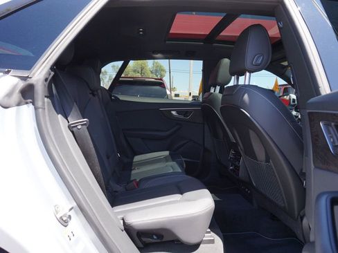 Used 2019 Audi Q8 Premium Plus w/ Premium Plus AWD/4WD image 21