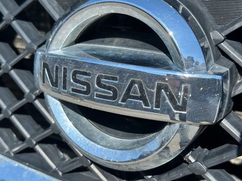 Used 2018 Nissan Frontier SV AWD/4WD image 9