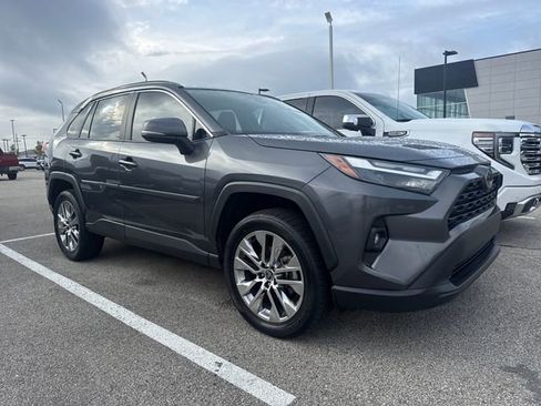 Used 2022 Toyota RAV4 XLE Premium FWD image 3