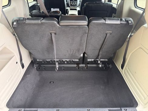 Used 2017 Dodge Grand Caravan SXT FWD image 36