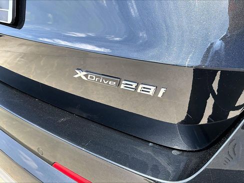 Used 2025 BMW X1 xDrive28i AWD/4WD image 9