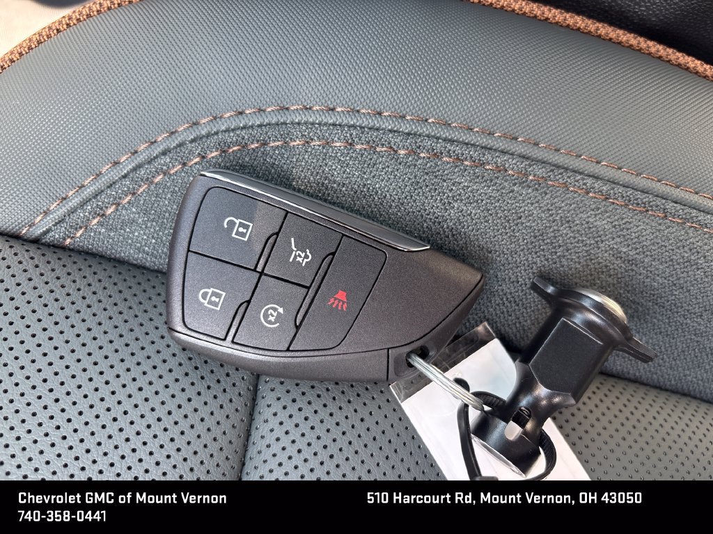New 2027 GMC Acadia AT4 w/ LPO, Floor Liner Package AWD/4WD image 32