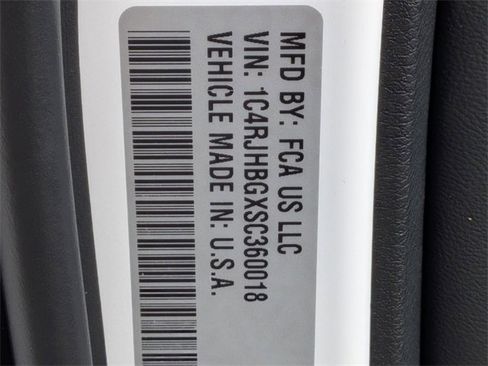 New 2025 Jeep Grand Cherokee Limited w/ Black Appearance Package image 32