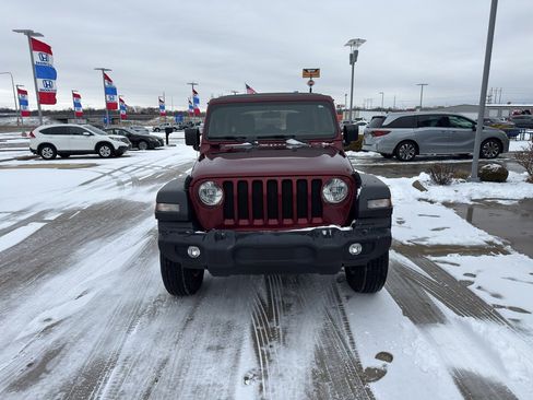 Used 2021 Jeep Wrangler Unlimited Sport image 2