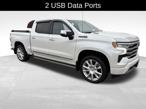 Used 2023 Chevrolet Silverado 1500 High Country w/ Technology Package image 9