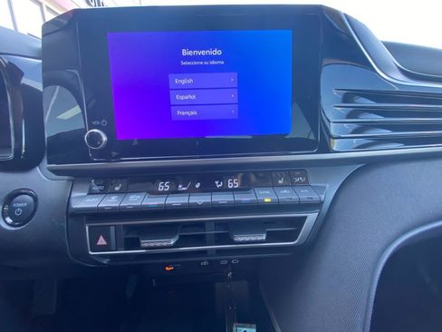 Used 2025 Toyota Camry LE w/ Convenience Package image 21