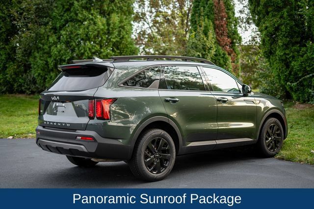 Used 2022 Kia Sorento S w/ Panoramic Sunroof Package AWD/4WD image 5