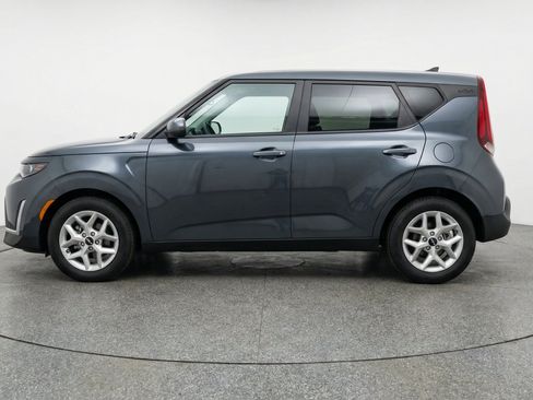 Used 2025 Kia Soul LX w/ LX Technology Package FWD image 5