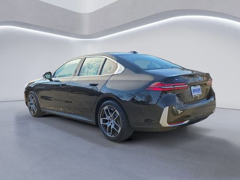 New 2026 BMW 530i xDrive w/ Premium Package image 5