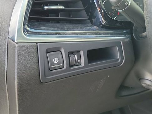 Certified 2024 Cadillac XT5 Premium Luxury w/ LPO, Premium Carpet Package image 25