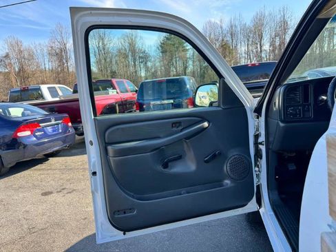 Used 2006 Chevrolet Silverado 1500 W/T image 9