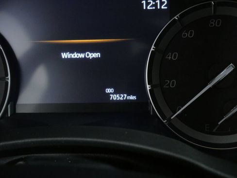 Used 2020 Toyota Highlander XLE AWD/4WD image 18