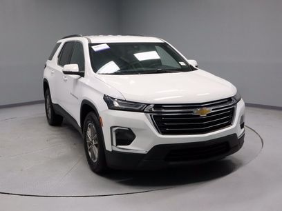 Used 2023 Chevrolet Traverse LT