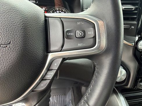 Used 2024 RAM 1500 Laramie AWD/4WD image 28