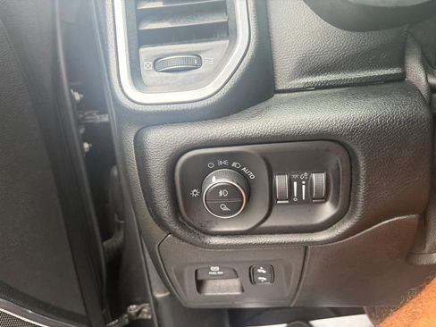 Used 2019 RAM 1500 Laramie AWD/4WD image 20