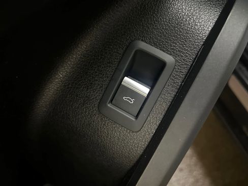 Used 2022 Audi Q5 2.0T Premium Plus w/ Premium Plus Package image 19