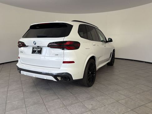 New 2026 BMW X5 xDrive40i w/ M Sport Package AWD/4WD image 9