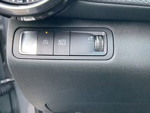 Used 2025 Chevrolet Equinox LT image 23