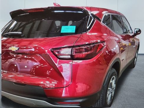 Used 2025 Chevrolet Blazer LT image 3