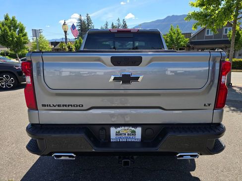 Used 2025 Chevrolet Silverado 1500 LT Trail Boss w/ Convenience Package II AWD/4WD image 3