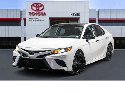 Certified 2020 Toyota Camry SE w/ Carpet Mat Package FWD image 1
