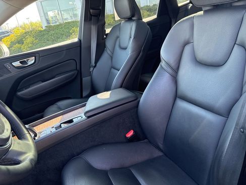 Used 2023 Volvo XC60 B5 Plus w/ Climate Package AWD/4WD image 17